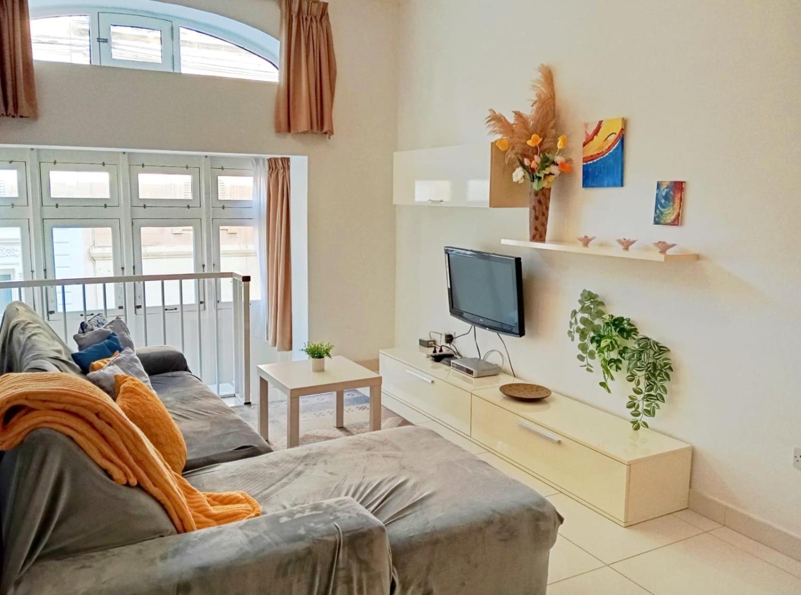 Modern Apartment In The Heart Of Sliema Steps From The Seafront Exteriér fotografie